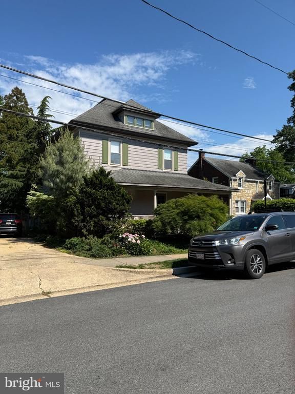 1233 N Utah St, Arlington, VA 22201