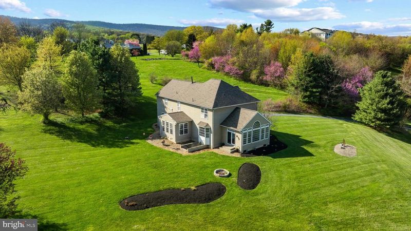 2231 W Greenleaf Dr, Frederick, MD 21702