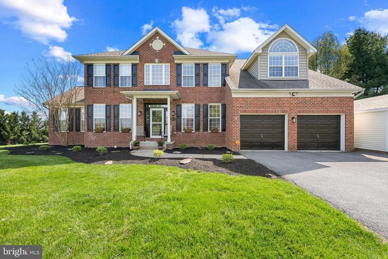 2231 W Greenleaf Dr, Frederick, MD 21702
