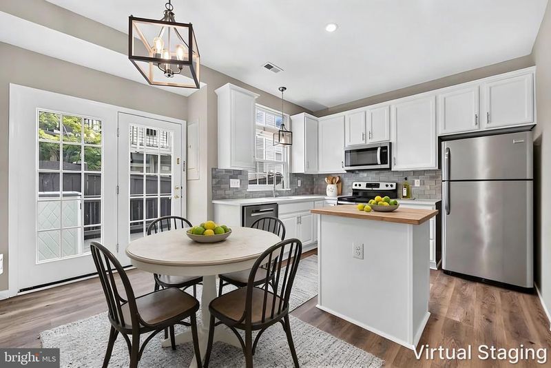 4312 Sutler Hill Sq, Fairfax, VA 22033