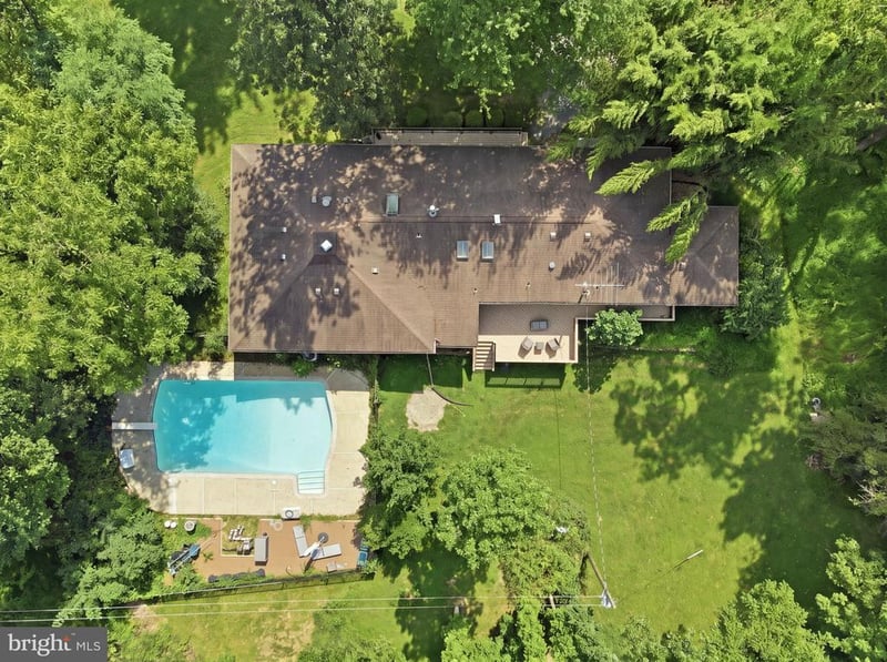 15696 Edgegrove Rd, Purcellville, VA 20132