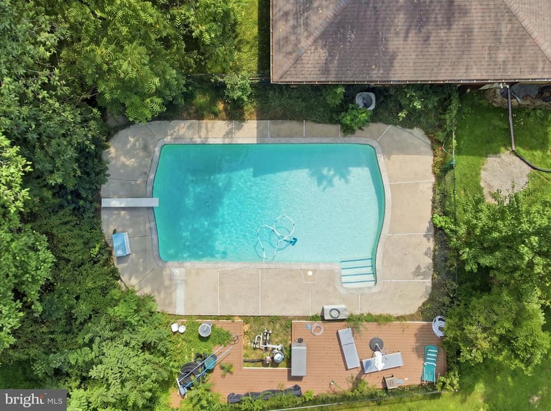 15696 Edgegrove Rd, Purcellville, VA 20132