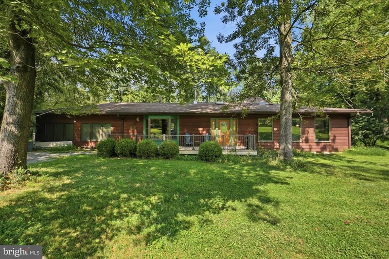15696 Edgegrove Rd, Purcellville, VA 20132