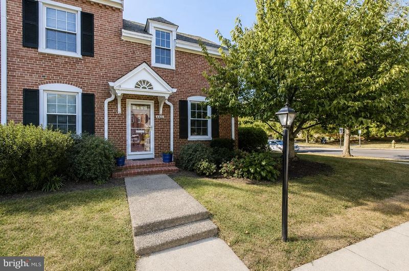 4658 34th, Arlington, VA 22206