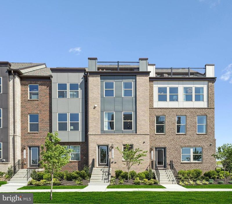46327 Cranston St, Potomac Falls, VA 20165