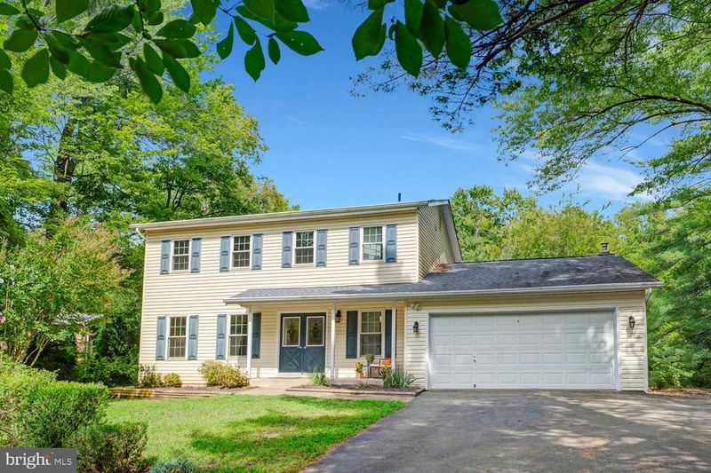 9010 Westchester Dr, Manassas, VA 20112