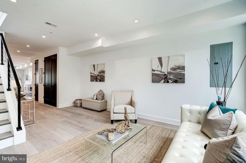 410 K St NE #1, Washington, DC 20002