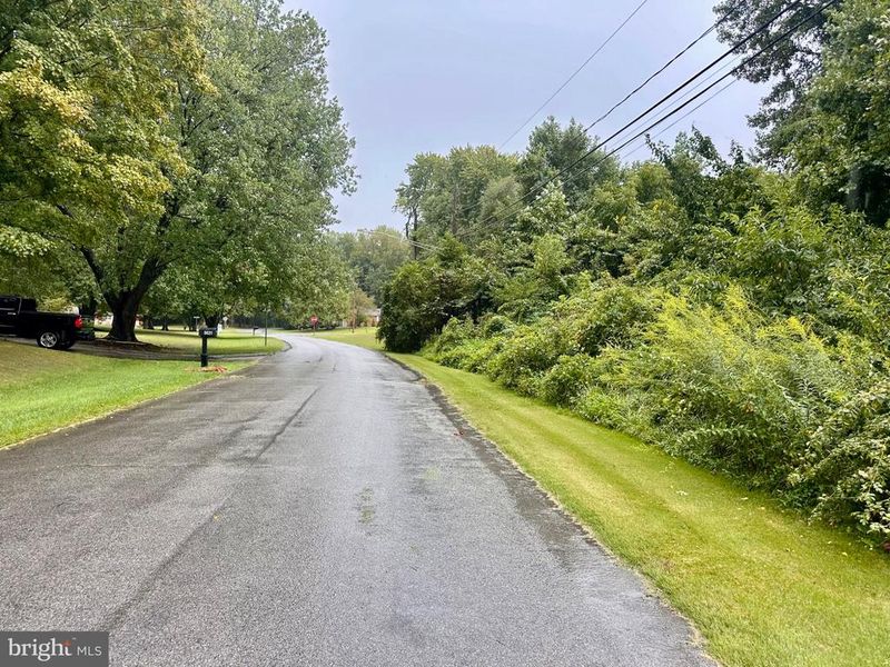 5620 Park Dr, Bowie, MD 20715