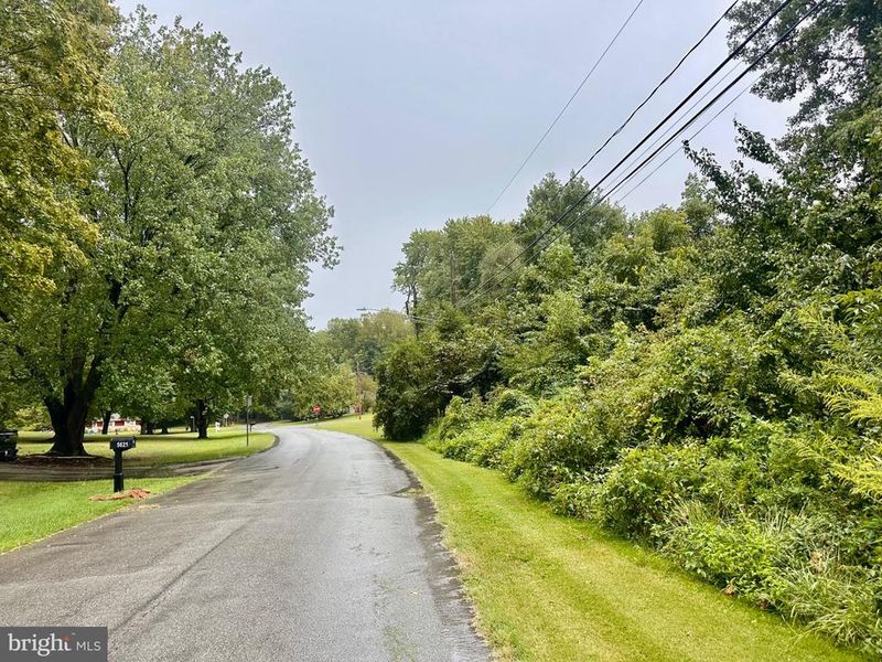 5620 Park Dr, Bowie, MD 20715