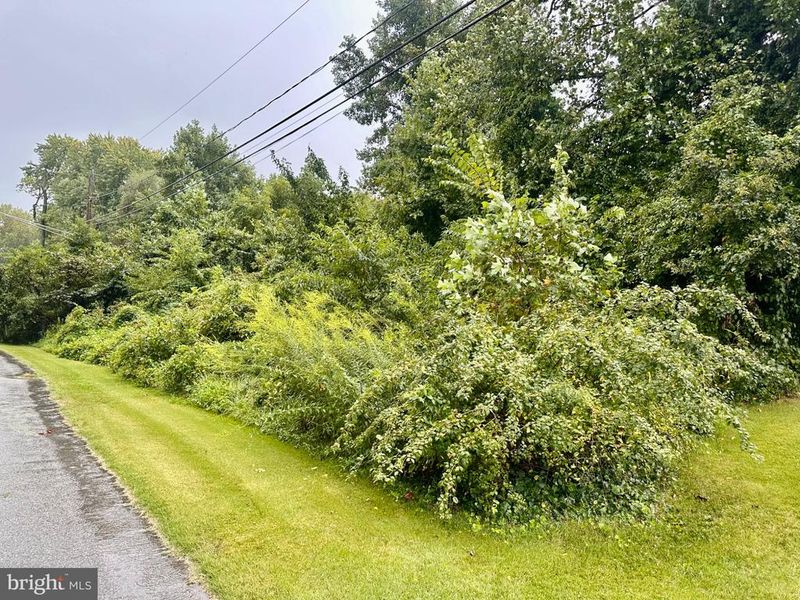 5620 Park Dr, Bowie, MD 20715