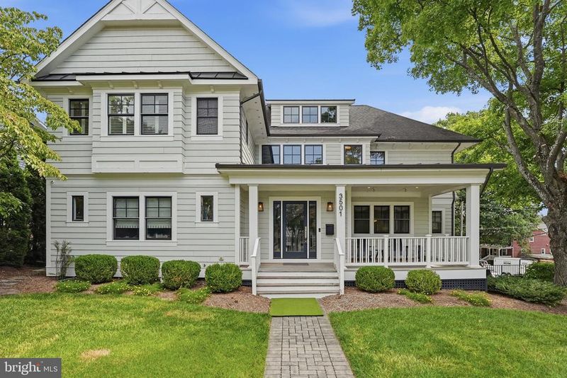 3501 N Dinwiddie St, Arlington, VA 22207
