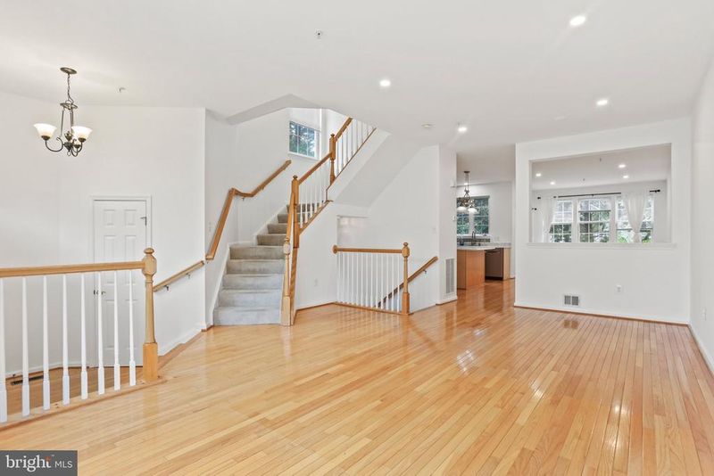 20 Castle Garden Ct, Olney, MD 20832