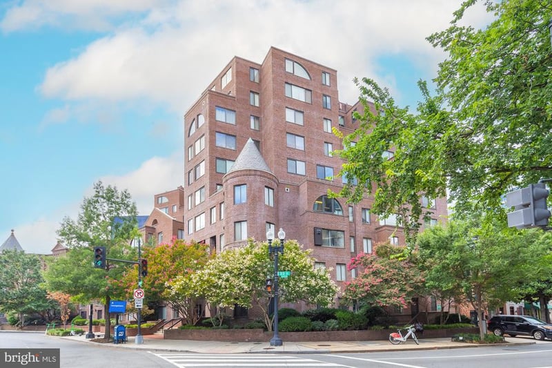 3 Washington Cir NW #804, Washington, DC 20037
