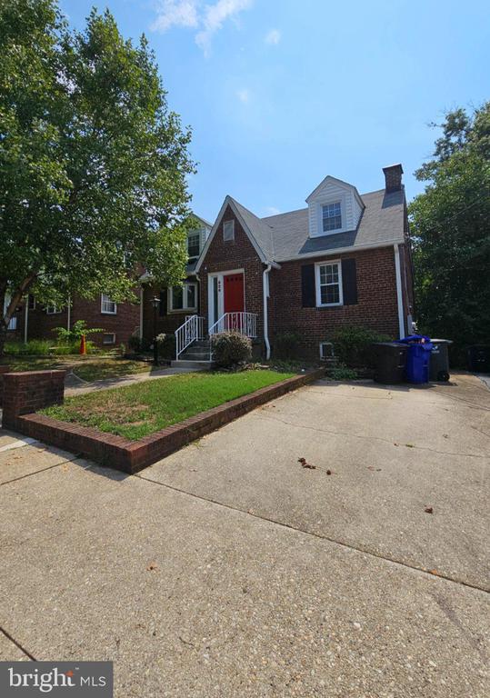 626 N George Mason Dr, Arlington, VA 22203