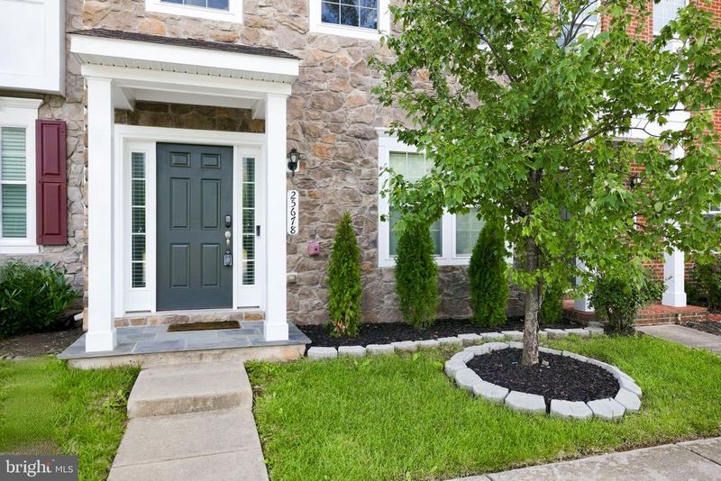 25678 Pleasant Valley Rd, Chantilly, VA 20152