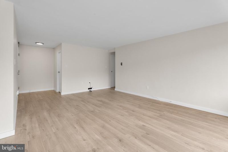 10201 Grosvenor #422, Rockville, MD 20852