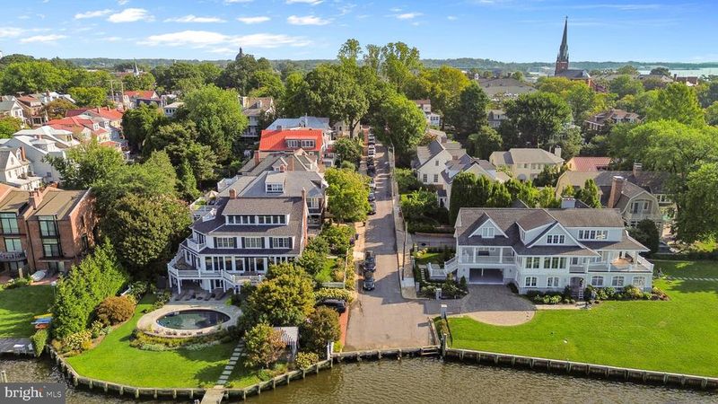 8 Revell St, Annapolis, MD 21401