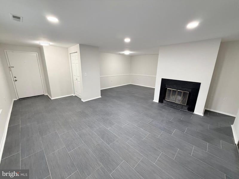 13200 Chalet Pl #10-102, Germantown, MD 20874
