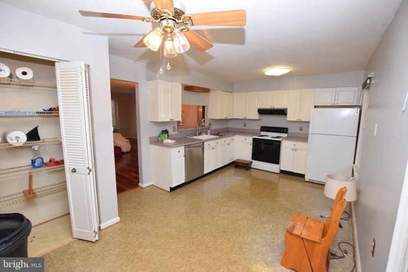 7851 Brookview Ct, Manassas, VA 20109