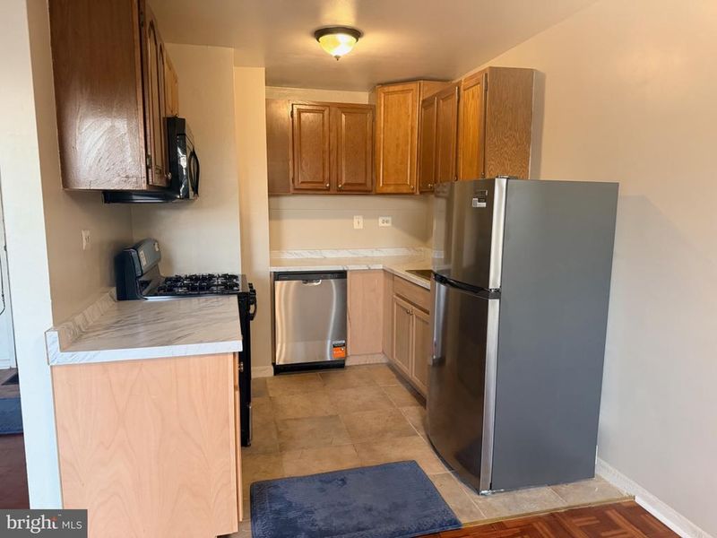 431 N Armistead St #312, Alexandria, VA 22312
