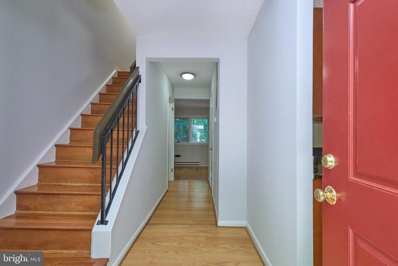 2418 Cloudcroft Sq, Reston, VA 20191