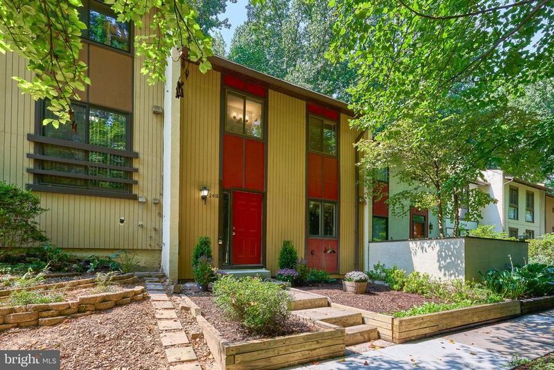 2418 Cloudcroft Sq, Reston, VA 20191