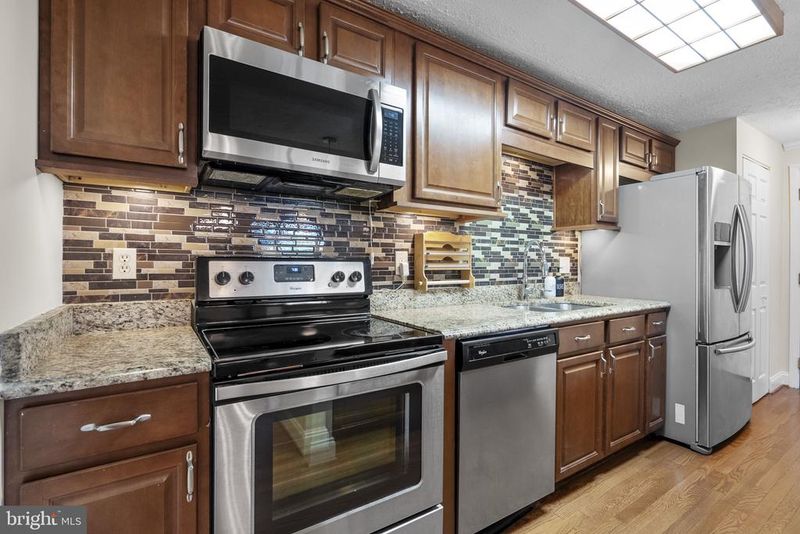 19633 Gunners Branch Rd #J, Germantown, MD 20876