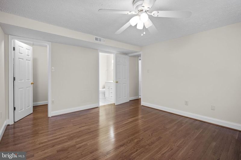 19633 Gunners Branch Rd #J, Germantown, MD 20876