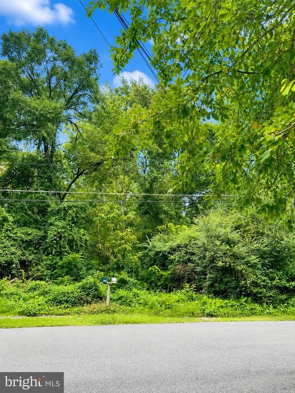 1701 Lee Rd, Fort Washington, MD 20744