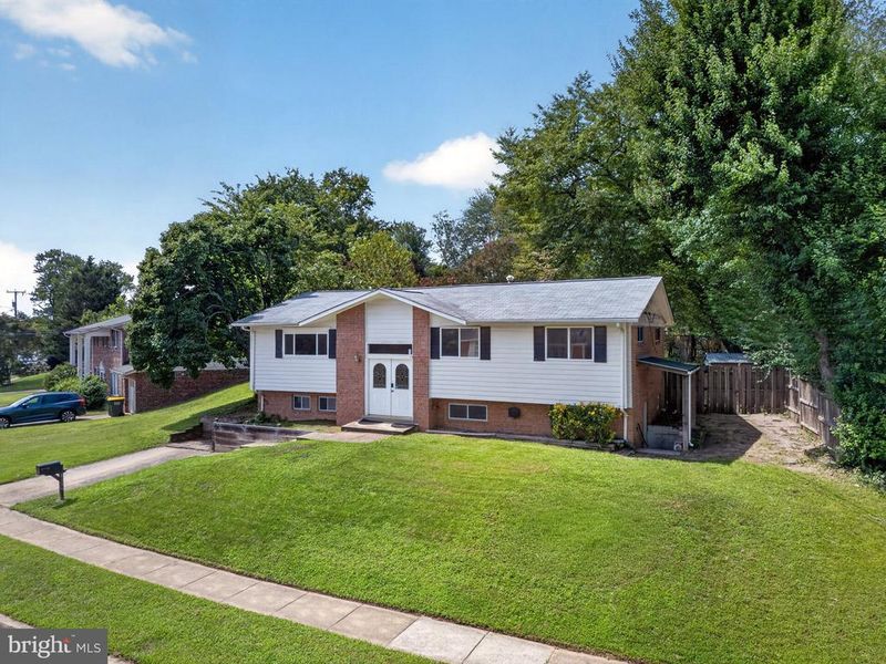 8110 Springfield Village Dr, Springfield, VA 22152