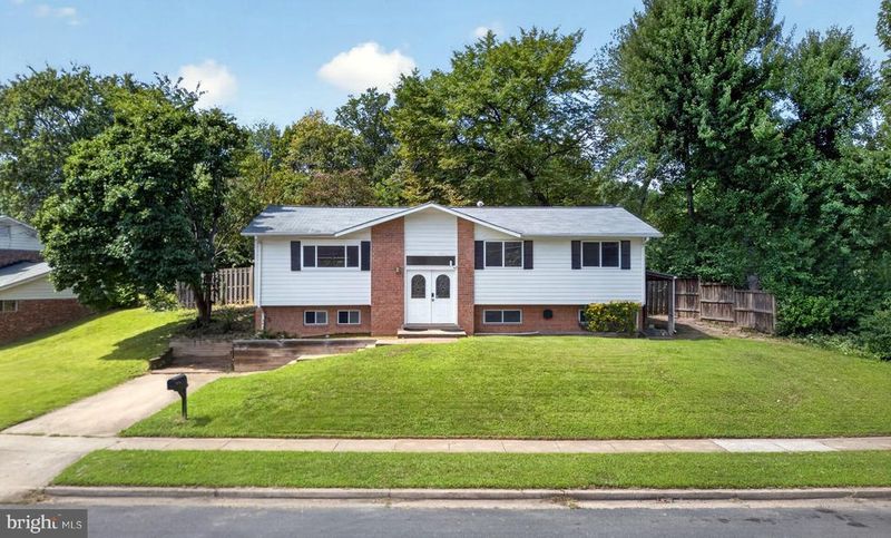 8110 Springfield Village Dr, Springfield, VA 22152