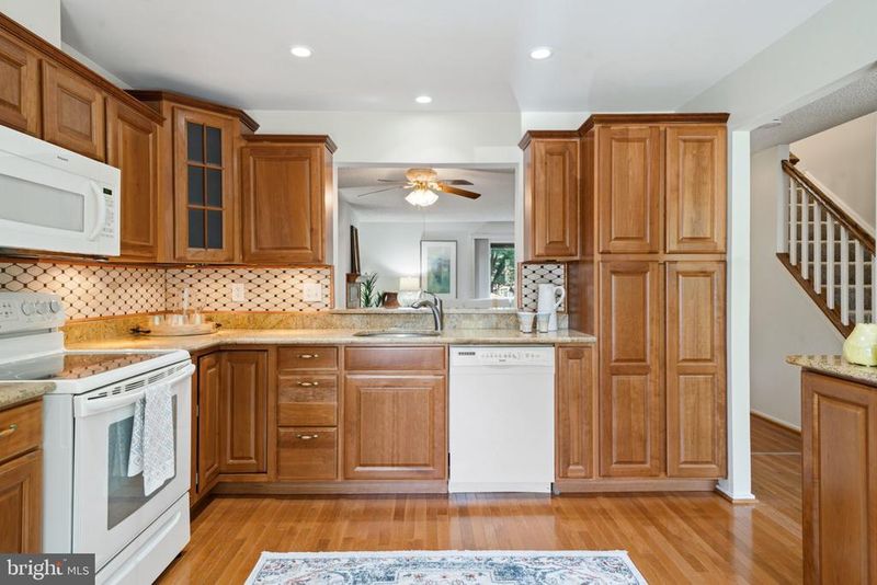 20567 Summersong Ln, Germantown, MD 20874