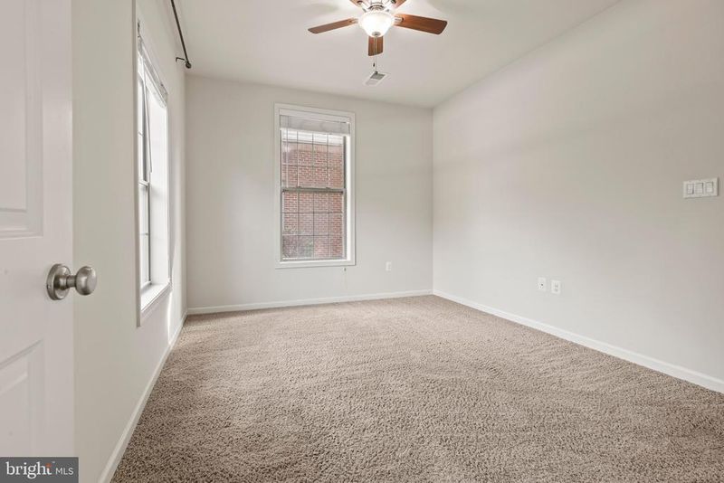 22615 Norwalk Sq, Ashburn, VA 20148