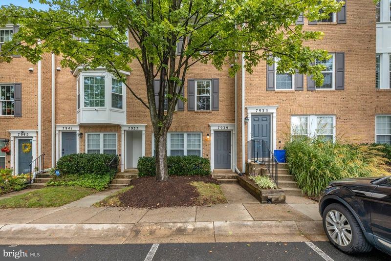 7939 Foxcrest Ct #7939, Potomac, MD 20854