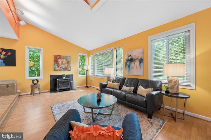 14701 Fireside Dr, Silver Spring, MD 20905