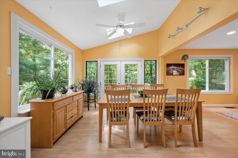 14701 Fireside Dr, Silver Spring, MD 20905