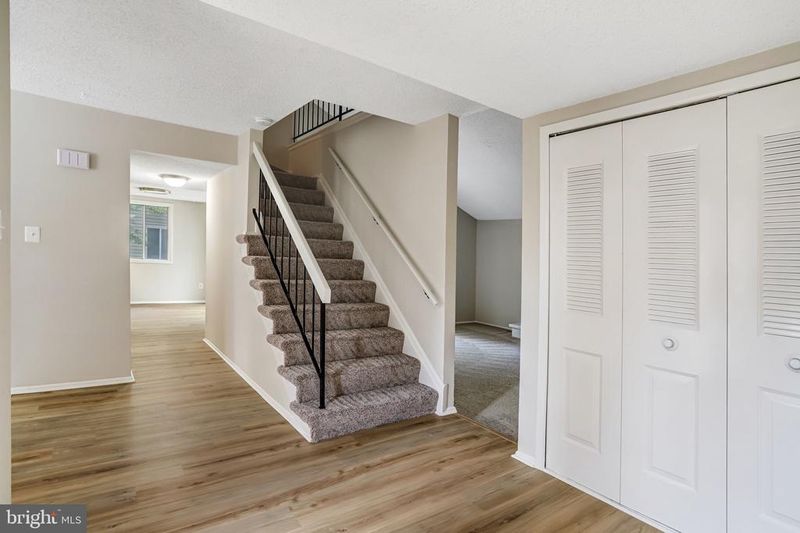 133 Kale Ave, Sterling, VA 20164