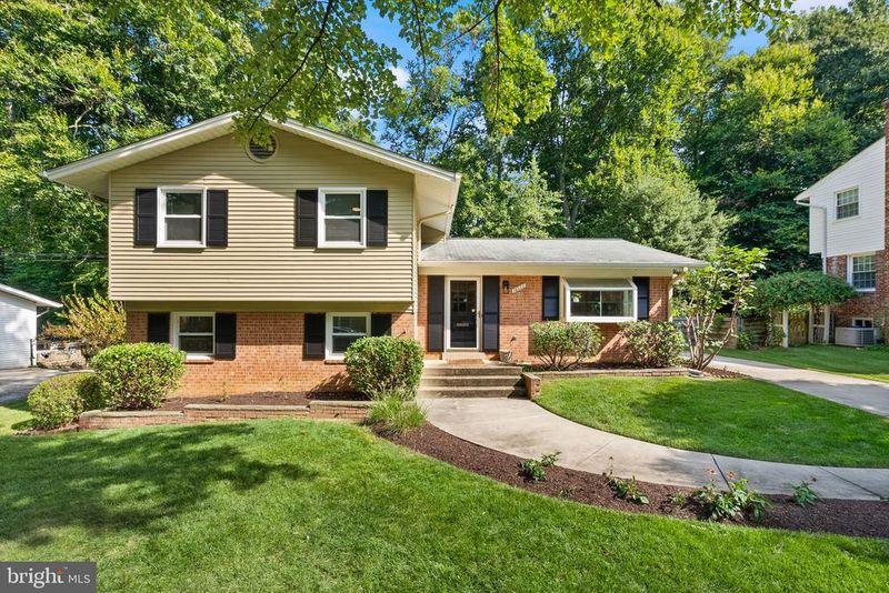 10222 Fox Ln, Fairfax, VA 22030
