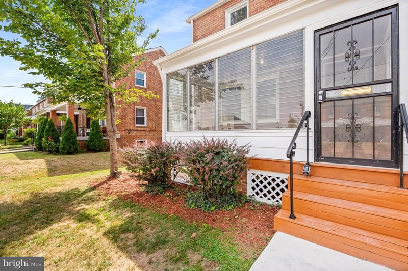 1903 R St SE, Washington, DC 20020