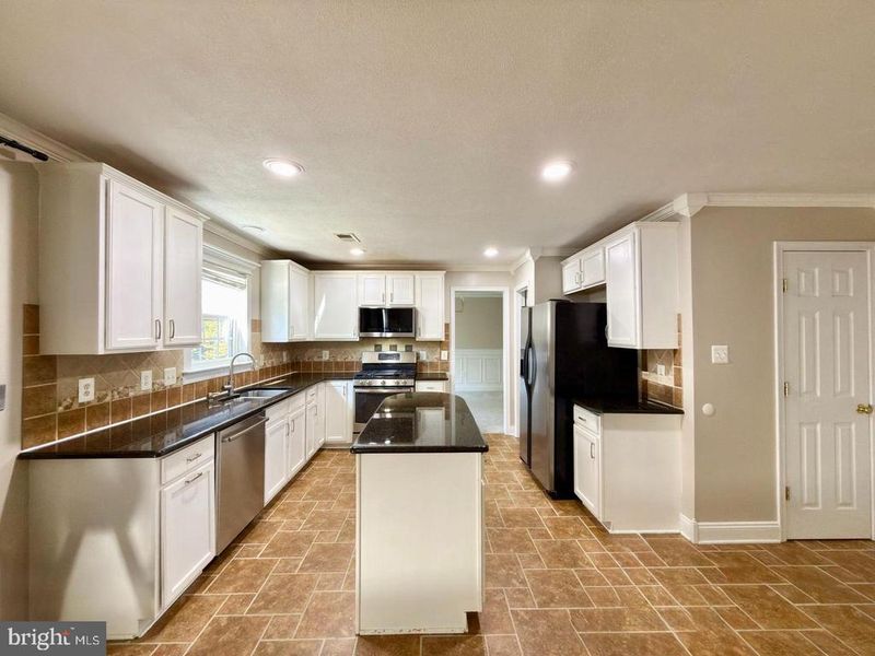 83 Ripley Rd, Stafford, VA 22556