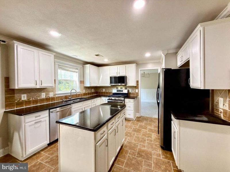 83 Ripley Rd, Stafford, VA 22556
