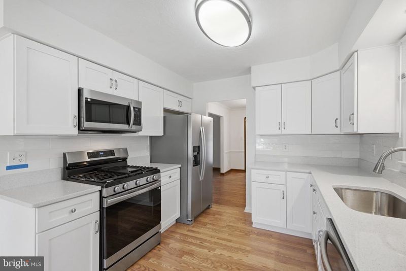 9 Duvall Ln, Gaithersburg, MD 20877
