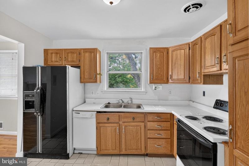 5711 Old Temple Hill Rd, Temple Hills, MD 20748