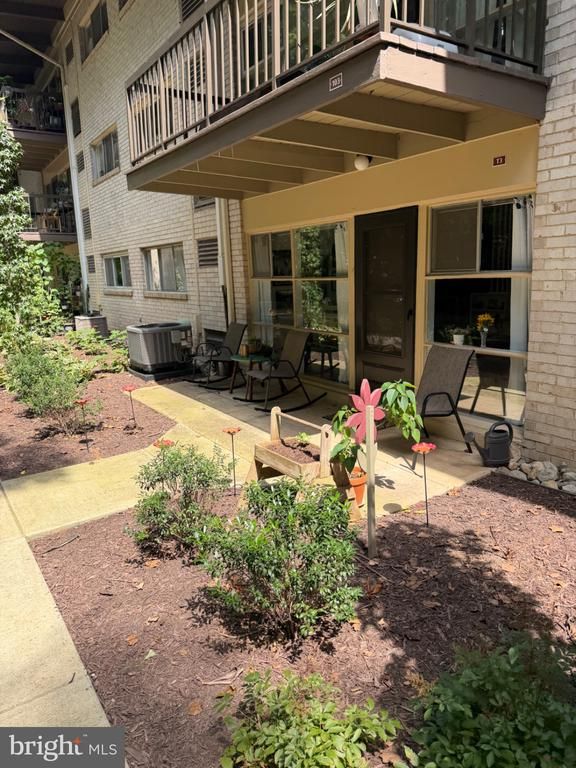 4931 Americana Dr, Annandale, VA 22003