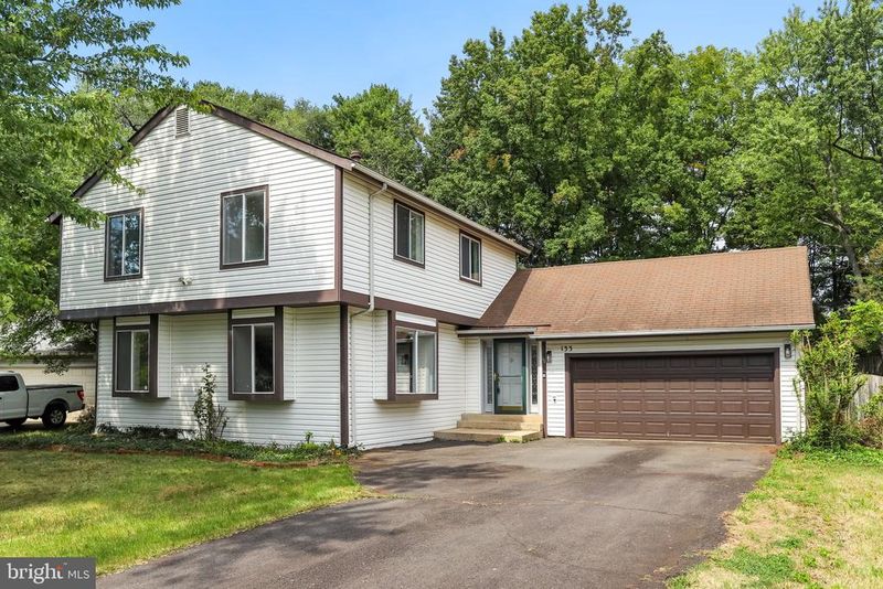 133 Kale Ave, Sterling, VA 20164