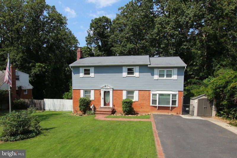 14702 Anderson St, Woodbridge, VA 22193