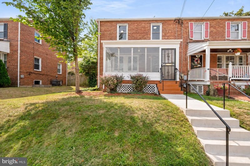1903 R St SE, Washington, DC 20020