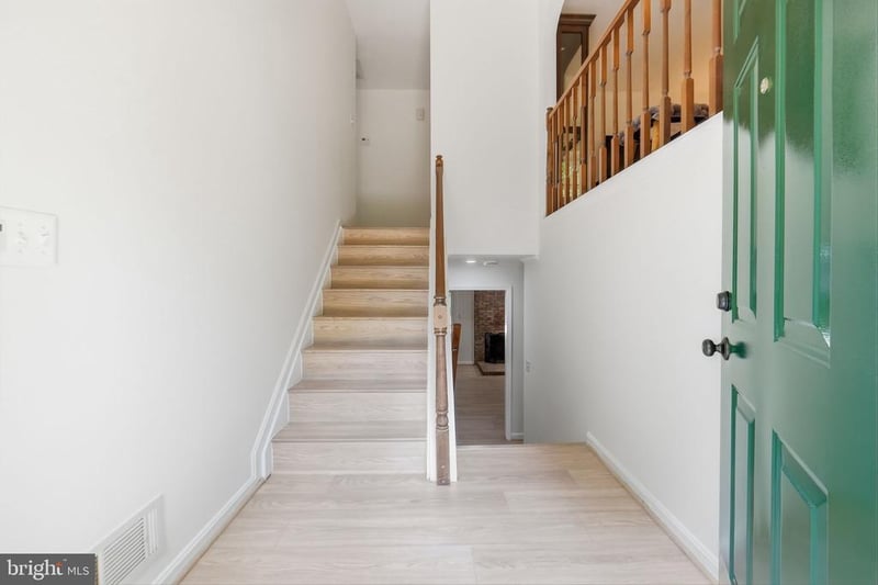 8110 Whitting Dr, Manassas, VA 20112