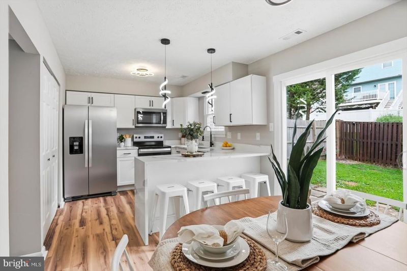 2807 Red Oak Ln, Lanham, MD 20706