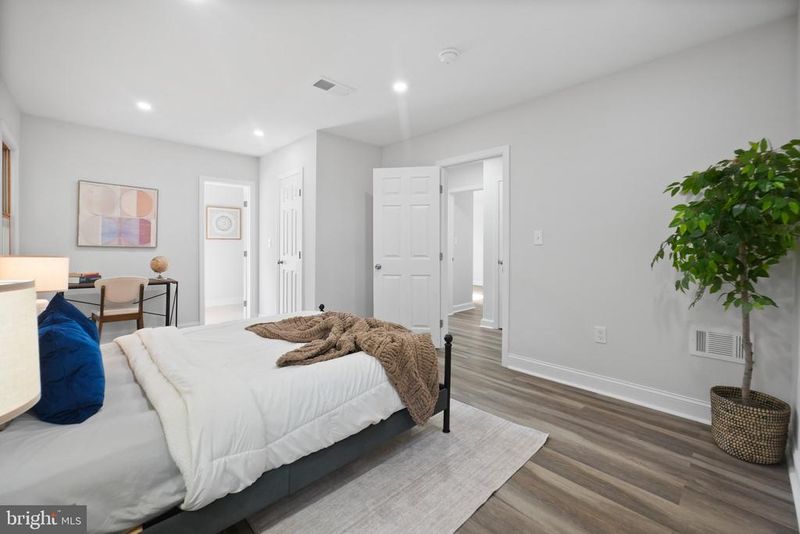 3502 Summit Dr, Temple Hills, MD 20748